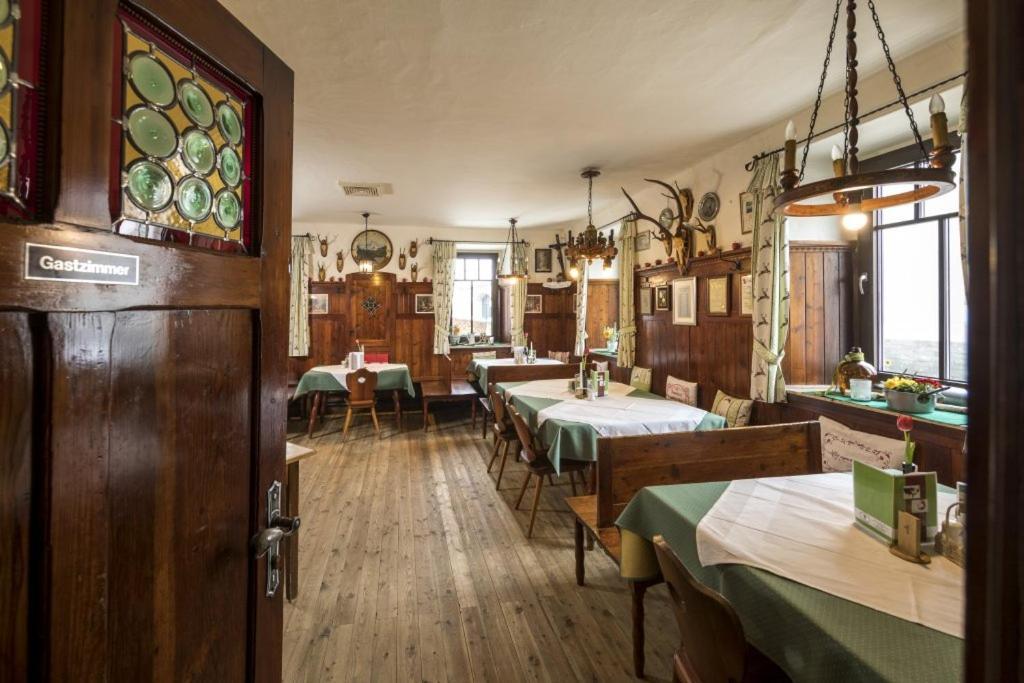 Gasthof Gruener Baum Кірхберг-на-Векселі Екстер'єр фото